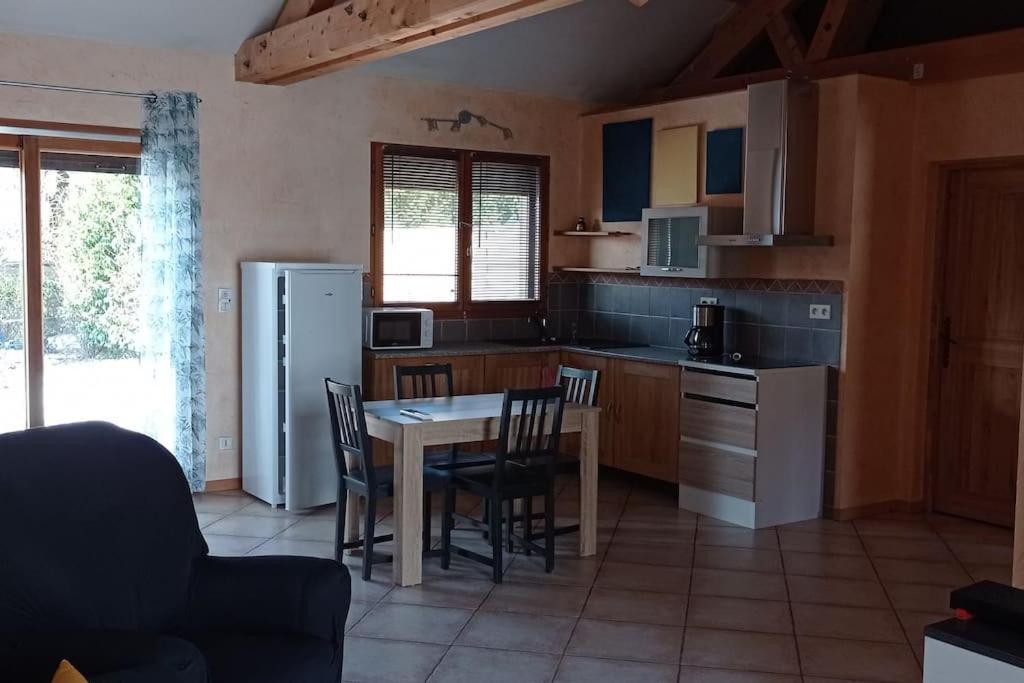Chalet 2 Chambres En Savoie Pour 1 A 4 Personnes Gerbaix Екстер'єр фото
